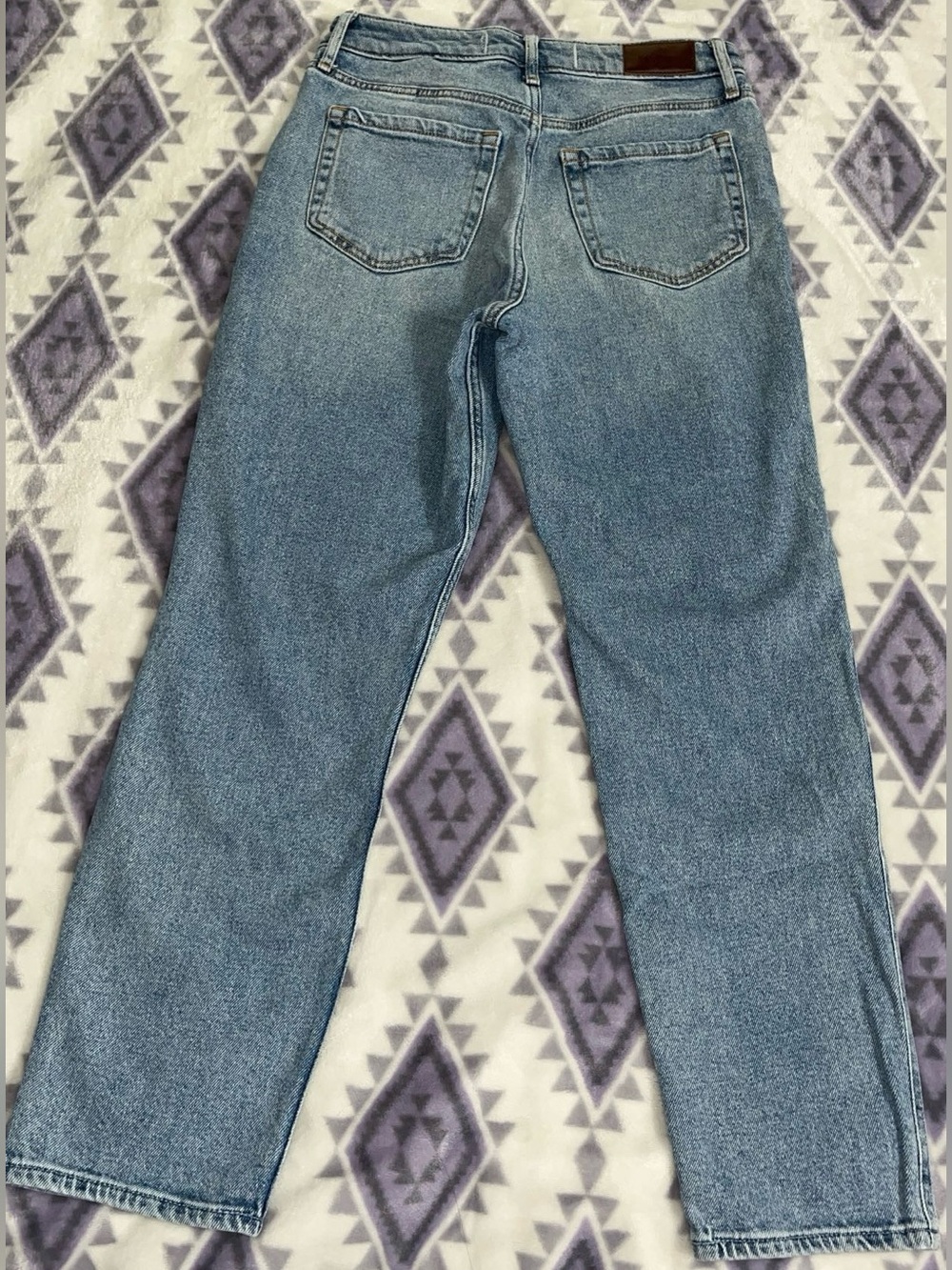 Hollister Ultra High-Rise Mom Jean